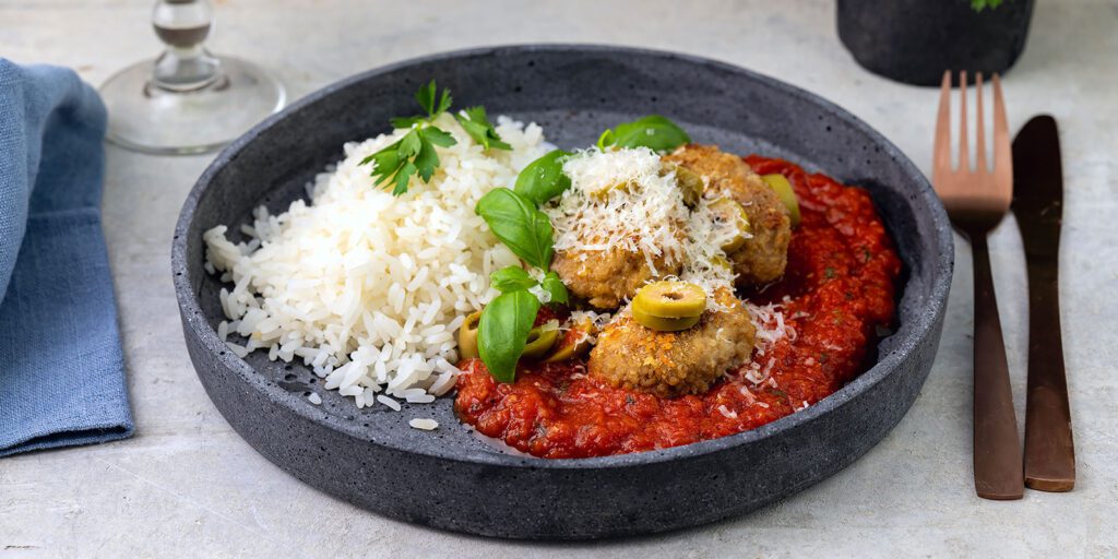 Köttbullar Piccata med tomatsås och ris
